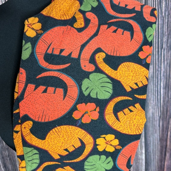 LuLaRoe OS Dinosaurs Leggings - Rare and Hard To Find! - Picture 2 of 2